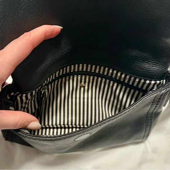 kate spade Cobble Hill Mini Carson Crossbody bag in Black - Picture 7 of 9